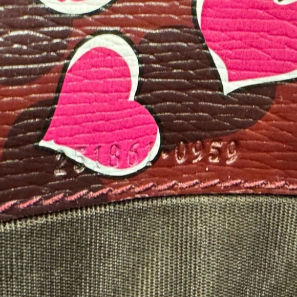 EUC Gucci Limited Edition Takeru GG interlocking hearts long wallet - Picture 4 of 9
